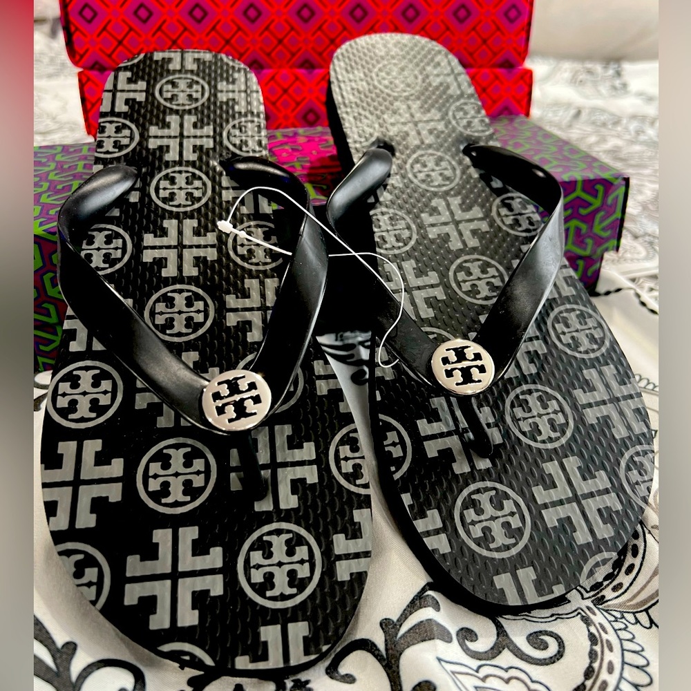 Brand new Black Tory Burch flip flops